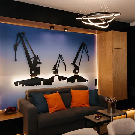 Maya's Flats & 58 - Bridge Daire