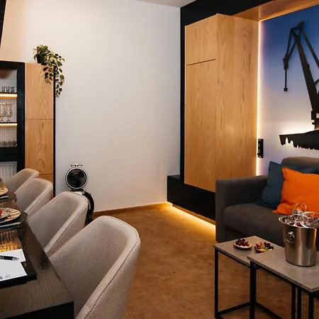 Maya's Flats & 58 - Bridge Daire *