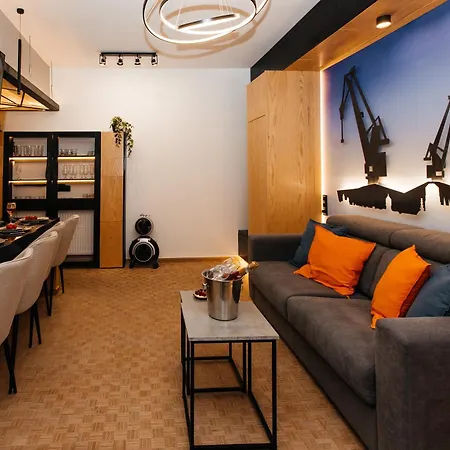 Maya's Flats & 58 - Bridge Apartament