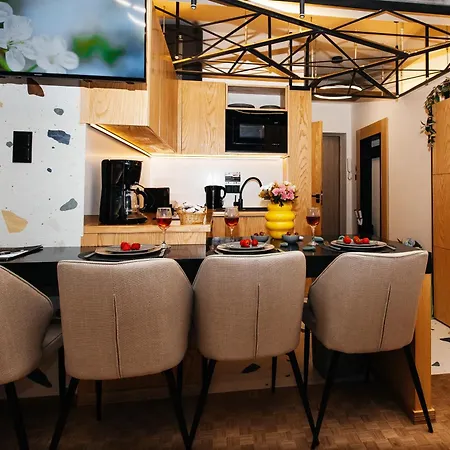 Maya's Flats & 58 - Bridge Daire *