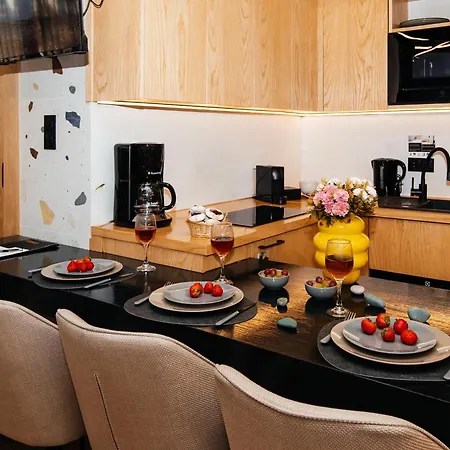 Maya's Flats & 58 - Bridge Daire