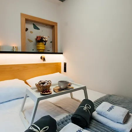 Maya's Flats & 58 - Bridge Appartement *