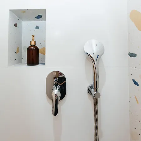 Maya's Flats & 58 - Bridge *