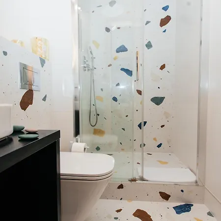 Maya's Flats & 58 - Bridge *