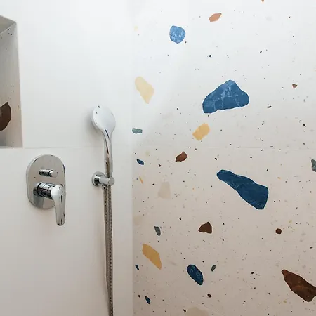 Maya's Flats & 58 - Bridge Apartament