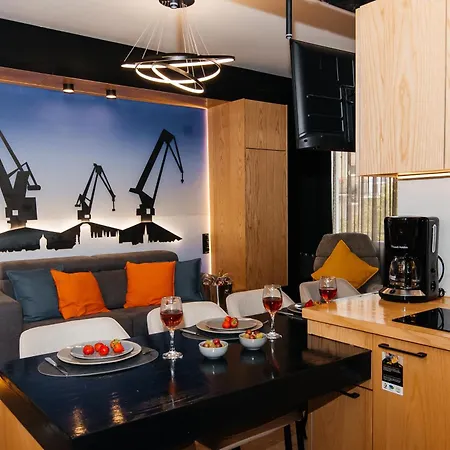 Maya's Flats & 58 - Bridge Daire