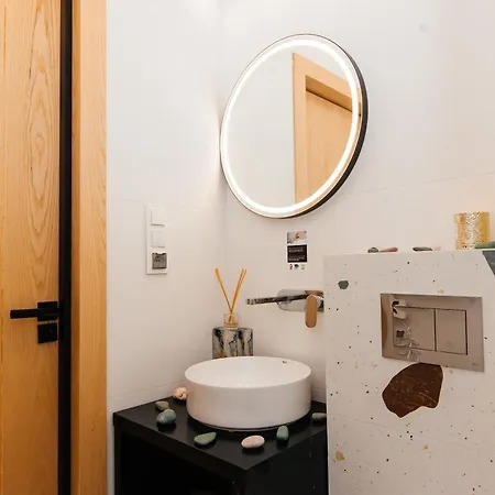 Maya's Flats & 58 - Bridge Daire *