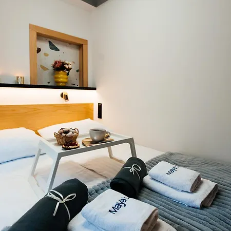 Maya's Flats & 58 - Bridge