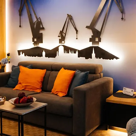 Maya's Flats & 58 - Bridge Daire *