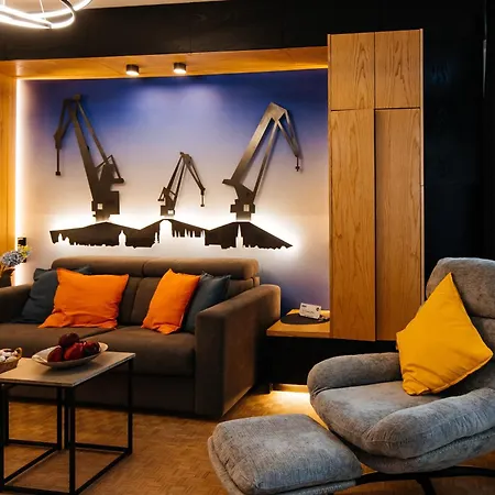 Maya's Flats & 58 - Bridge