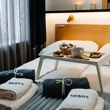 Maya's Flats & 58 - Bridge