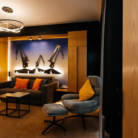 Maya's Flats & 58 - Bridge Apartament