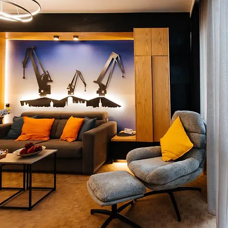 Maya's Flats & 58 - Bridge