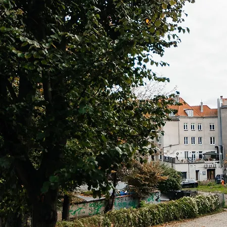 Maya's Flats & 58 - Bridge