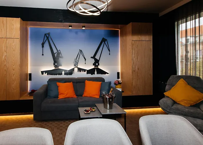 Maya's Flats & 58 - Bridge