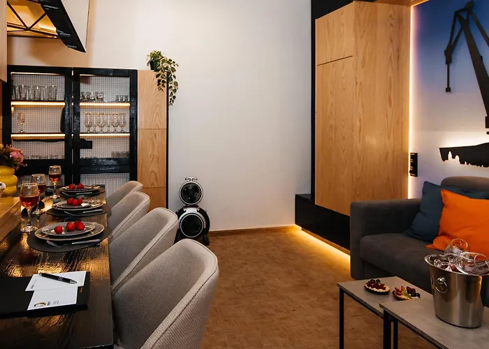 Maya's Flats & 58 - Bridge *