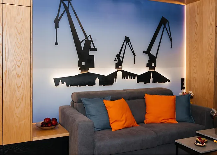 Maya's Flats & 58 - Bridge Appartement