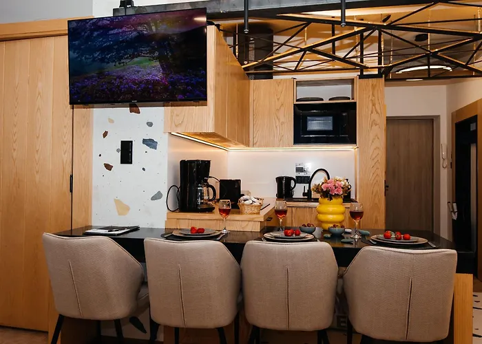 Maya's Flats & 58 - Bridge Appartement