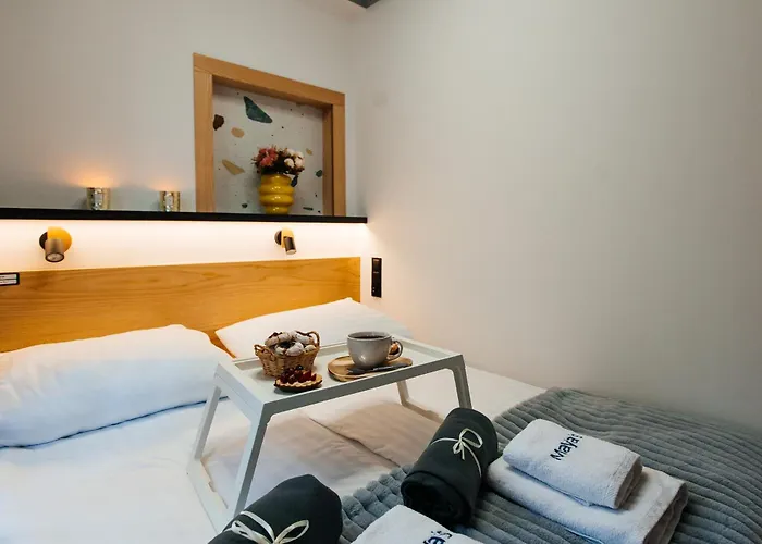 Maya's Flats & 58 - Bridge Appartement *