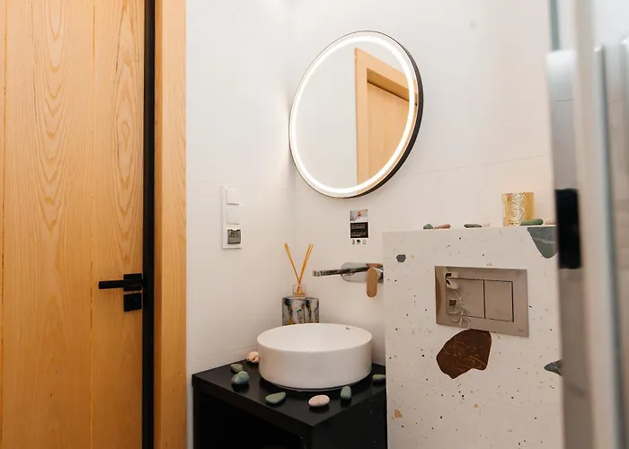 Maya's Flats & 58 - Bridge Appartement *