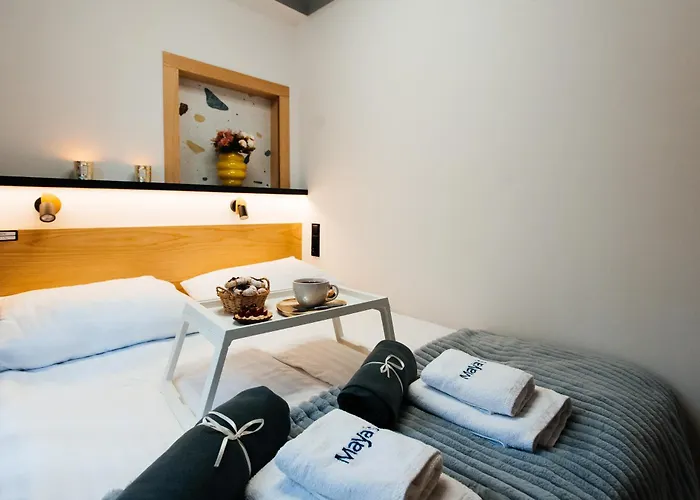 Maya's Flats & 58 - Bridge