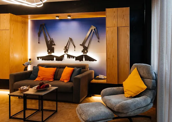 Maya's Flats & 58 - Bridge