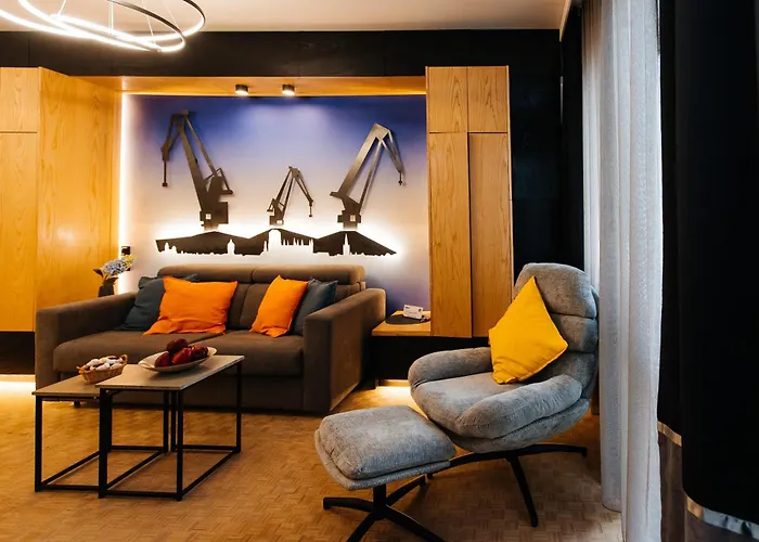 Maya's Flats & 58 - Bridge