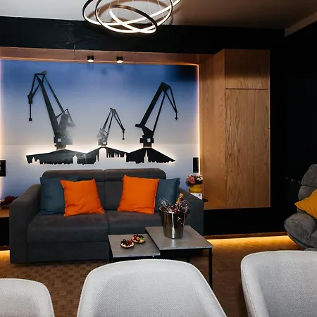 Maya's Flats & 58 - Bridge