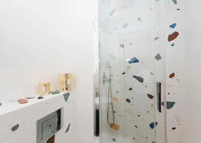 Maya's Flats & 58 - Bridge *