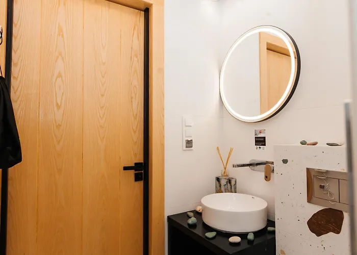 Апартаменты Maya's Flats & 58 - Bridge *