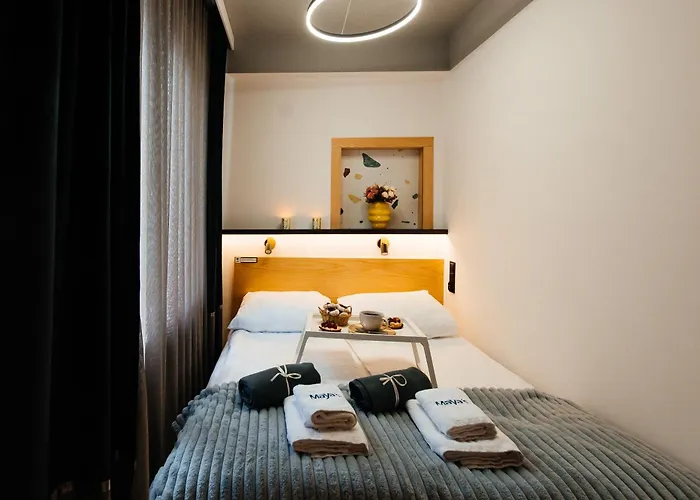 Maya's Flats & 58 - Bridge *